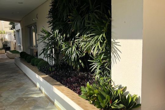 Apartamento na Vila Anglo Brasileira com 3 quartos, sendo 1 suíte, varanda e academia no condomínio. Compra ideal! — Área Externa