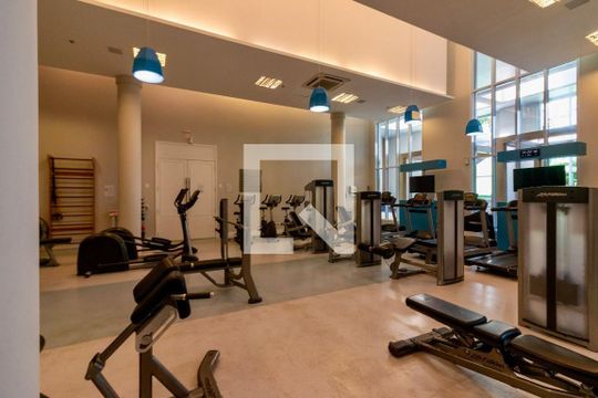 Comprar apartamento mobiliado na Vila Nova Conceição, 2 quartos, 1 suíte, piscina, churrasqueira, varanda gourmet. — Academia
