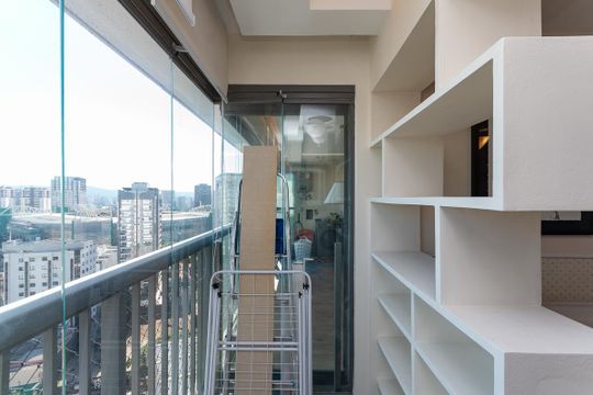 Venda de apartamento mobiliado, 2 quartos, com closet. — Quarto 1 Suíte
