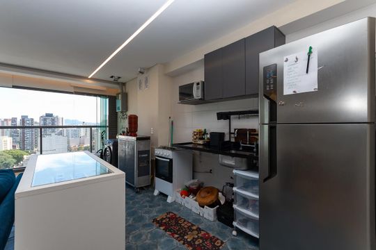 Venda de apartamento mobiliado, 2 quartos, com closet. — Cozinha Americana