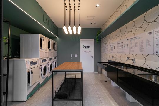 Venda de apartamento mobiliado, 2 quartos, com closet. — Área Comum