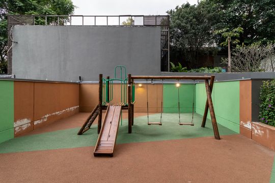 Venda de apartamento mobiliado, 2 quartos, com closet. — Área Comum