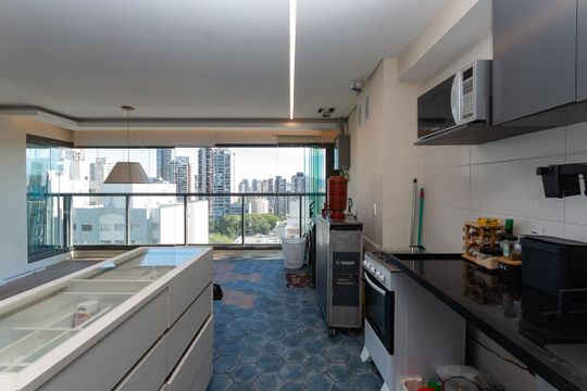 Venda de apartamento mobiliado, 2 quartos, com closet. — Cozinha Americana