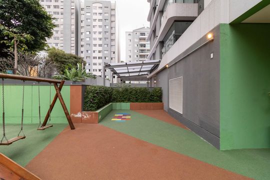 Venda de apartamento mobiliado, 2 quartos, com closet. — Área Comum