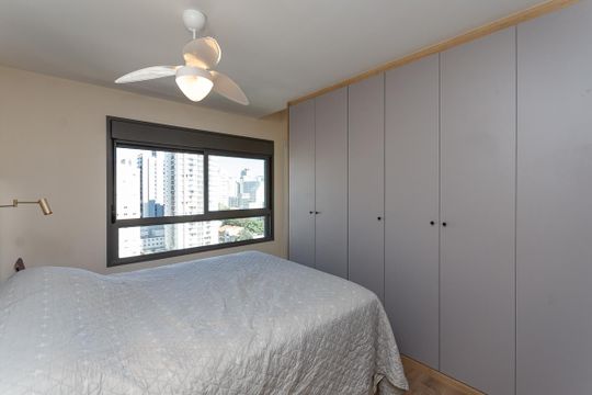 Venda de apartamento mobiliado, 2 quartos, com closet. — Quarto 2 Suíte