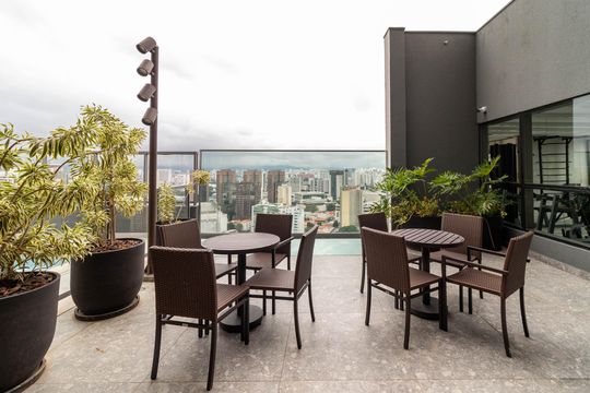 Venda de apartamento mobiliado, 2 quartos, com closet. — Área Comum