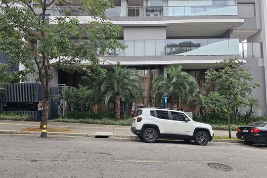 Venda de apartamento mobiliado, 2 quartos, com closet. — Fachada