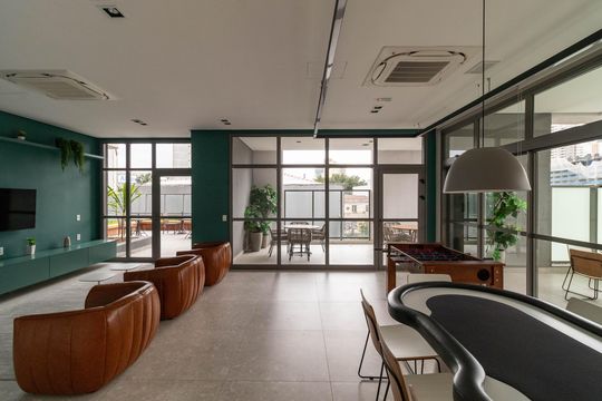 Venda de apartamento mobiliado, 2 quartos, com closet. — Área Comum