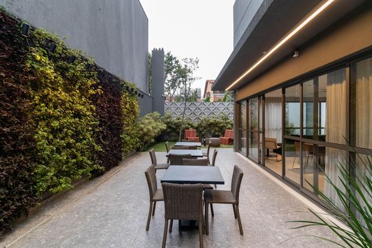 Venda de apartamento mobiliado, 2 quartos, com closet. — Área Comum
