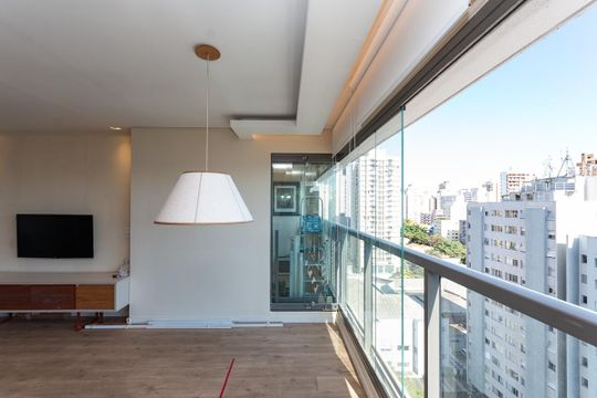Venda de apartamento mobiliado, 2 quartos, com closet. — Varanda Estendida