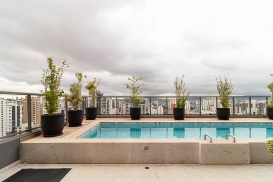 Venda de apartamento mobiliado, 2 quartos, com closet. — Área Comum