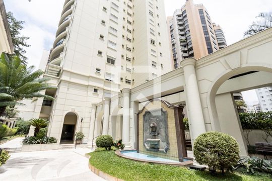 Comprar apartamento em Perdizes com 4 quartos, piscina, quintal e closet. Mobiliado. — Área comum