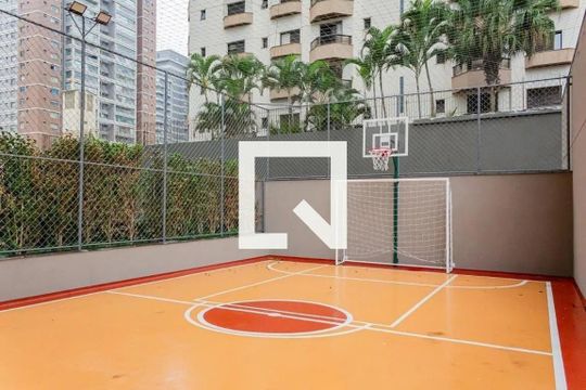 Comprar apartamento em Perdizes com 4 quartos, piscina, quintal e closet. Mobiliado. — Quadra Esportiva