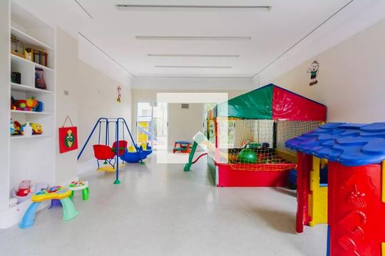Comprar apartamento em Perdizes com 4 quartos, piscina, quintal e closet. Mobiliado. — Brinquedoteca