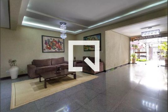 Comprar apartamento mobiliado na Vila Mariana com 4 quartos, quintal, varanda e piscina no condomínio. — Hall de entrada