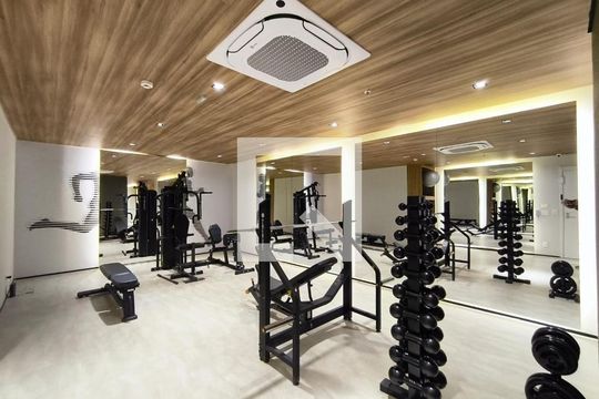 Comprar apartamento mobiliado na Vila Mariana com 3 suítes, varanda, academia e piscina no condomínio. — Academia