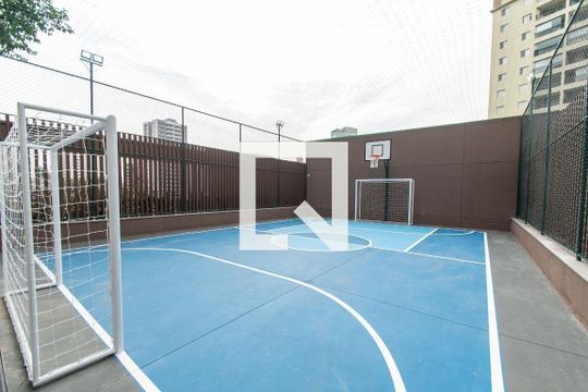 Comprar apartamento mobiliado na Vila Mariana com 3 suítes, varanda, academia e piscina no condomínio. — Quadra