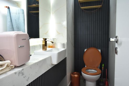 Apartamento com 2 quartos para comprar. Ideal para quem busca conforto e praticidades. — Lavabo