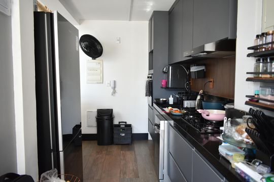 Apartamento com 2 quartos para comprar. Ideal para quem busca conforto e praticidades. — Cozinha