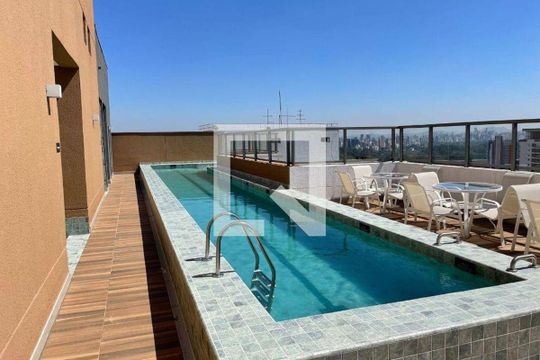 Apartamento com 2 quartos para comprar. Ideal para quem busca conforto e praticidades. — Área comum - Piscina