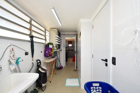 Apartamento com 3 quartos, 1 suíte. Aceitamos compra. Animais de estimação permitidos. — lavanderia