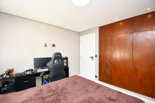 Apartamento com 3 quartos, 1 suíte. Aceitamos compra. Animais de estimação permitidos. — quarto 2