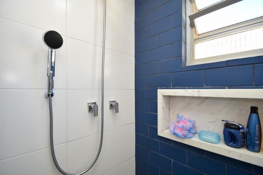Apartamento com 3 quartos, 1 suíte. Aceitamos compra. Animais de estimação permitidos. — banheiro quarto 3