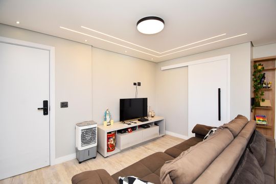Apartamento com 3 quartos, 1 suíte. Aceitamos compra. Animais de estimação permitidos. — Sala de estar