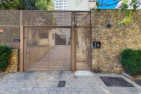 Apartamento com 3 quartos, 1 suíte. Aceitamos compra. Animais de estimação permitidos. — fachada do predio