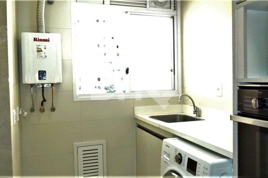 Apartamento mobiliado com 3 quartos e varanda na Vila Anglo Brasileira. Academia, piscina e churrasqueira no condomínio. Ideal para comprar. — foto 2