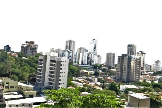 Apartamento mobiliado com 3 quartos e varanda na Vila Anglo Brasileira. Academia, piscina e churrasqueira no condomínio. Ideal para comprar. — foto 4
