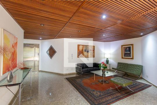Venda de apartamento mobiliado em Perdizes, com 3 quartos. — Hall social