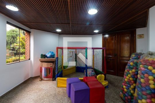 Venda de apartamento mobiliado em Perdizes, com 3 quartos. — Área comum