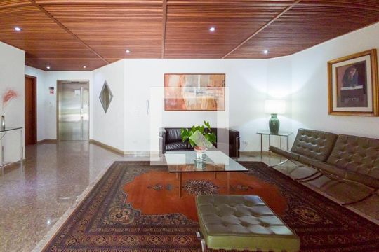 Venda de apartamento mobiliado em Perdizes, com 3 quartos. — Hall social
