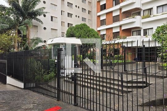 Venda de apartamento mobiliado em Perdizes, com 3 quartos. — Fachada