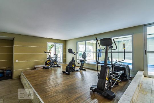 Venda de apartamento mobiliado em Pompeia com 4 quartos, closet e piscina no condomínio. — Academia