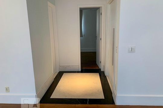 Venda de apartamento mobiliado em Pompeia com 4 quartos, closet e piscina no condomínio. — Hall