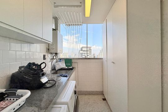 Comprar apartamento mobiliado com 4 quartos, academia no condomínio e aceita pets. — Área de Serviço
