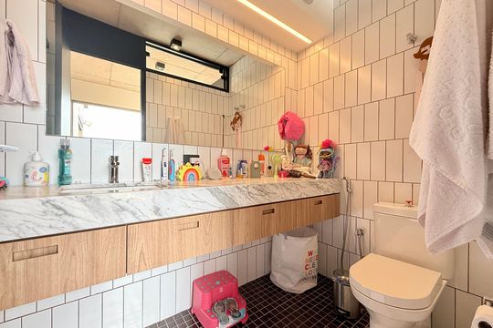 Comprar apartamento mobiliado com 4 quartos, academia no condomínio e aceita pets. — Banheiro Social