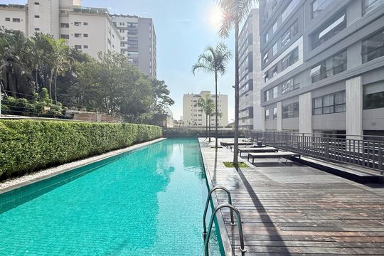 Comprar apartamento mobiliado com 4 quartos, academia no condomínio e aceita pets. — Piscina