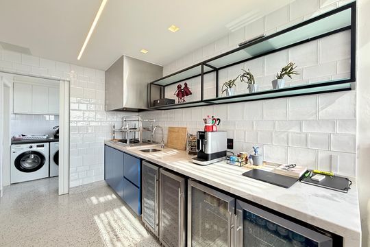 Comprar apartamento mobiliado com 4 quartos, academia no condomínio e aceita pets. — Varanda Gourmet