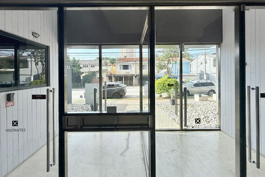 Comprar apartamento mobiliado com 4 quartos, academia no condomínio e aceita pets. — Entrada