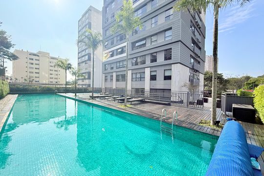 Comprar apartamento mobiliado com 4 quartos, academia no condomínio e aceita pets. — Piscina