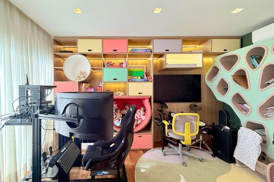 Comprar apartamento mobiliado com 4 quartos, academia no condomínio e aceita pets. — Suite 2