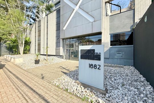 Comprar apartamento mobiliado com 4 quartos, academia no condomínio e aceita pets. — Fachada