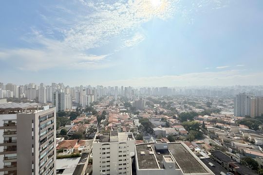 Comprar apartamento mobiliado com 4 quartos, academia no condomínio e aceita pets. — Vista Terraço