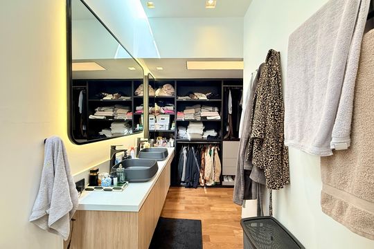 Comprar apartamento mobiliado com 4 quartos, academia no condomínio e aceita pets. — Banheiro Suite 1
