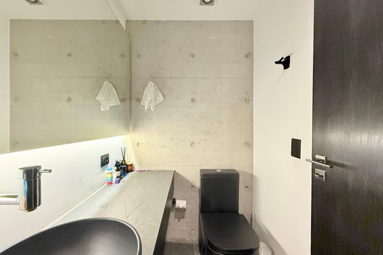 Comprar apartamento mobiliado com 4 quartos, academia no condomínio e aceita pets. — Banheiro Suite 2