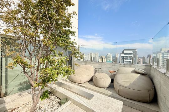 Comprar apartamento mobiliado com 4 quartos, academia no condomínio e aceita pets. — Terraço