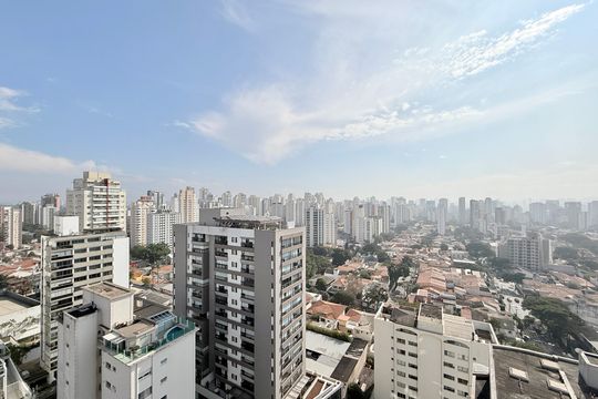 Comprar apartamento mobiliado com 4 quartos, academia no condomínio e aceita pets. — Vista